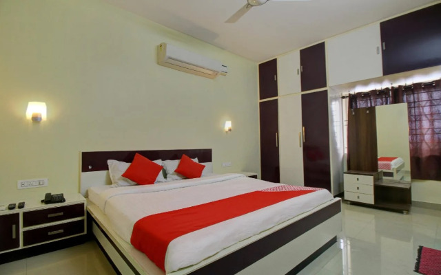 OYO 22536 Vishaak Inn