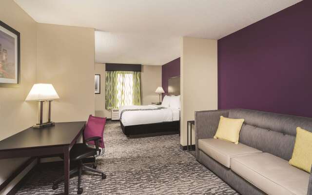 La Quinta Inn & Suites by Wyndham Louisville East