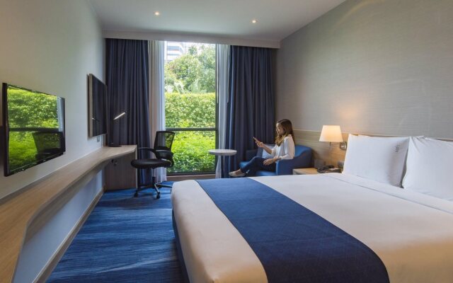 Holiday Inn Express Bangkok Soi Soonvijai by IHG