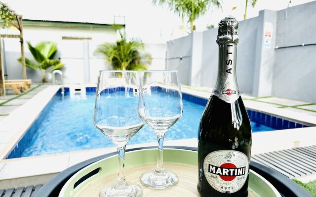 Luxurious Villa With Private Pool, Hot Tub and Bar