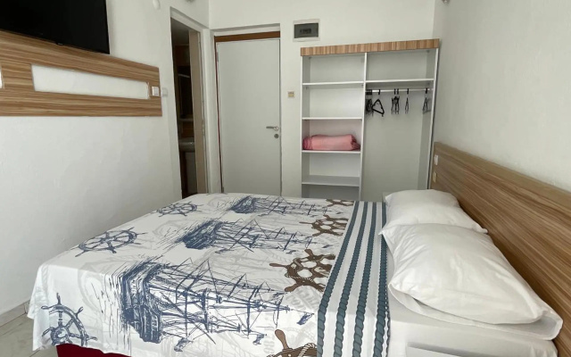 Status Hotel