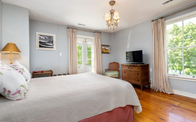 The Old Bank House Bed & Breakfast