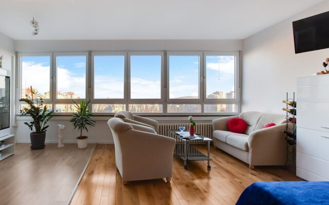 Studio Apartment in Zagreb With Lake Nearby