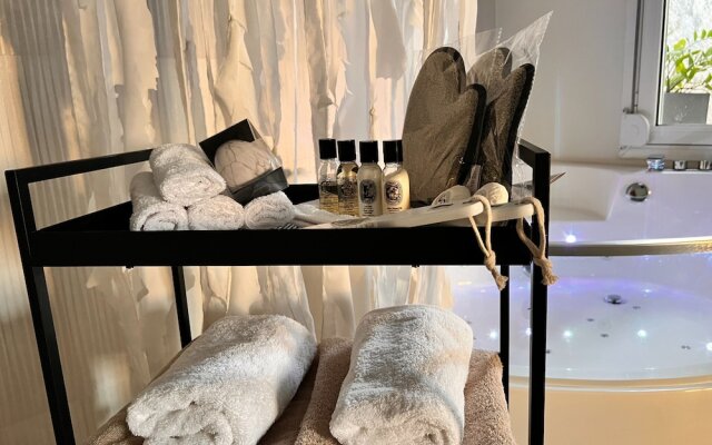 Perla Coco Jacuzzi Suites