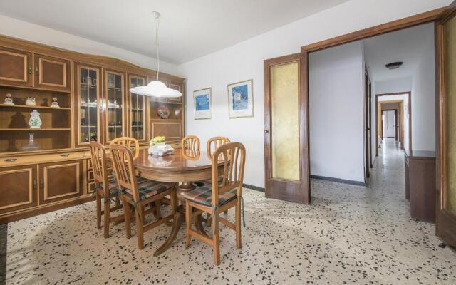 R28 Apartamento Montserrat 11-3