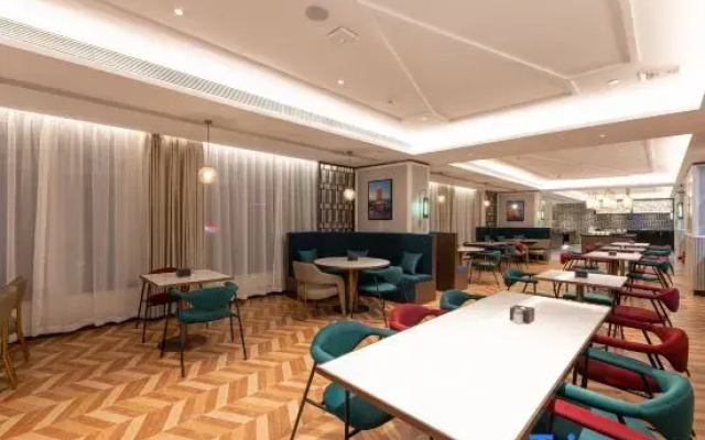 Shencheng International Hotel (Xinyang New Shiba Avenue)