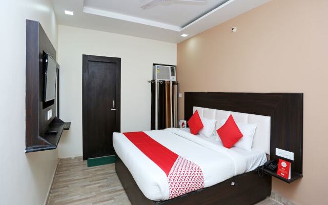 OYO 15098 hotel crystal