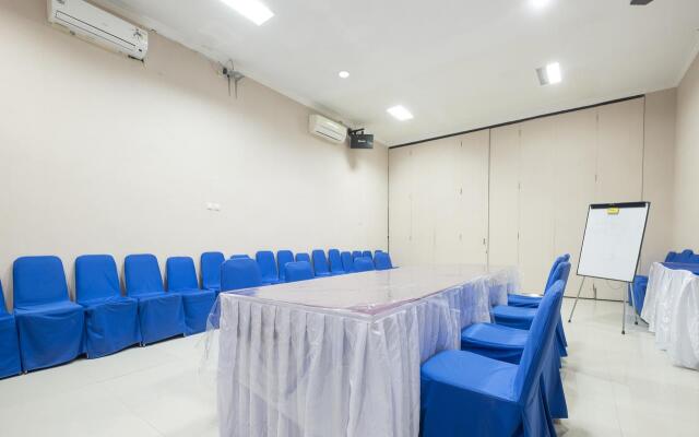 OYO 317 New Legend Hotel