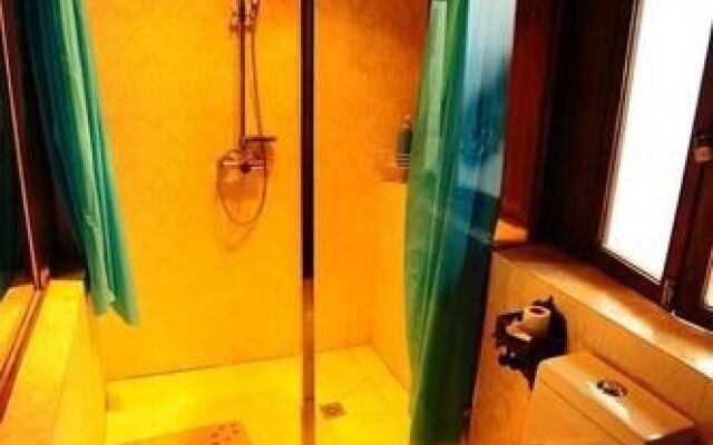 Lijiang Ancient City Ayutaya Hostels