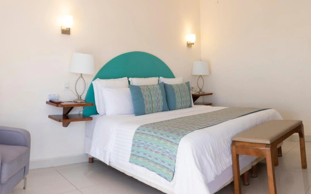 The Westmarine Waterfront Hotel