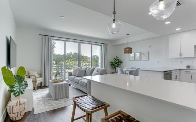 All-New, Waterfront Condo in Downtown Sarasota!