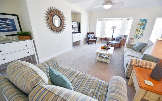 Ocean Sunrise Apartment 5