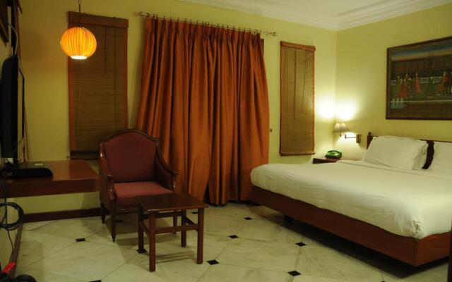 New Woodlands Hotel