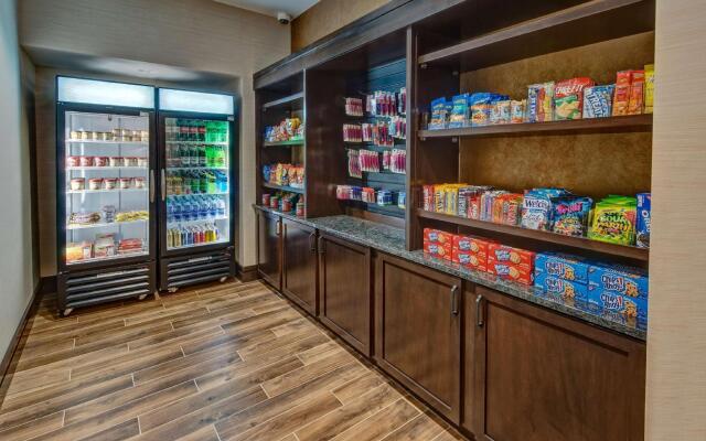 Black Fox Lodge Pigeon Forge, Tapestry Collection by Hilton