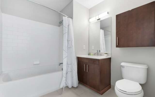 Bluebird Suites near PATH