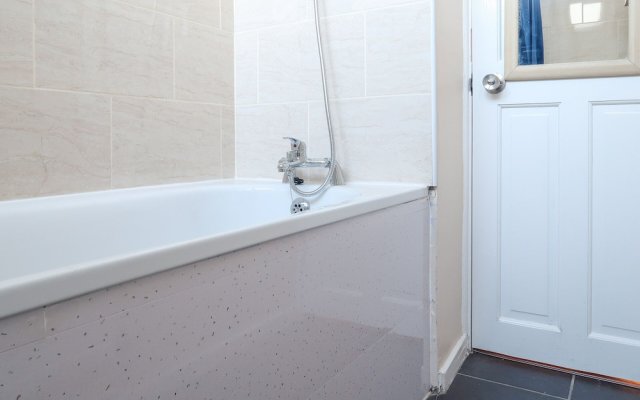 OLD Church Road - Deluxe Single Guest Room 4