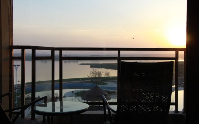 Queshan Lake Arcadia Intl Resort
