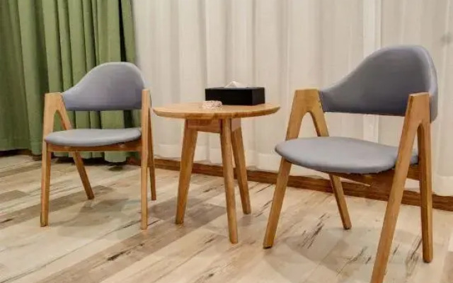 Laiyue Hotel (Zhengzhou Futadong Subway Station)