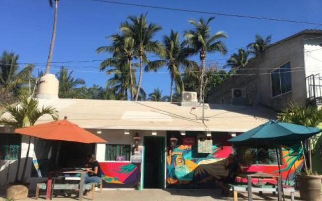 Shaka Surf House - Hostel