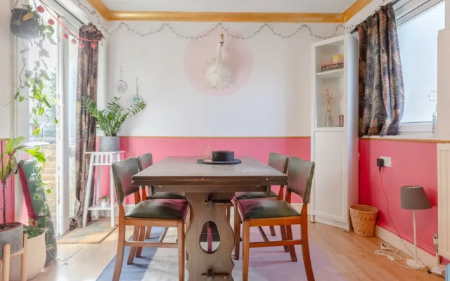 Vibrant 1BD Flat - 8 Mins to Dalston, Hackney!