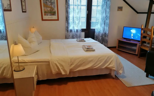 Cronin's Guesthouse B&B