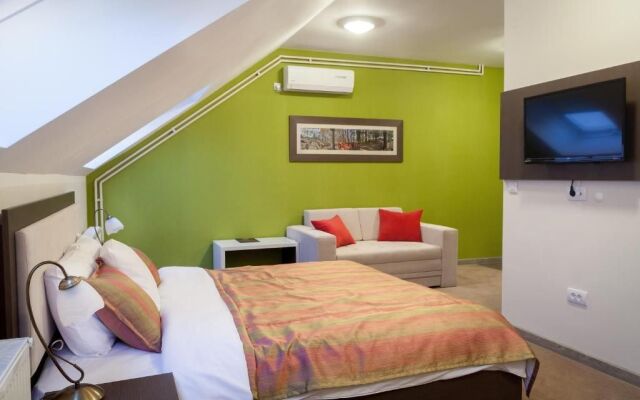 Hotel Ema