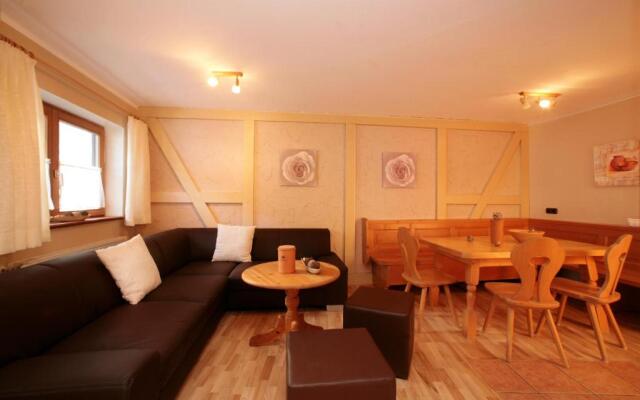 Penthouse White Schmitten