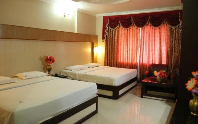 Hotel Vels Court