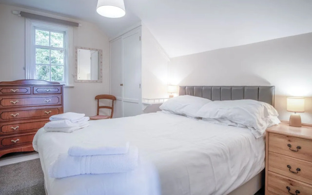 The Gatehouse - 2 Bedroom Apartment - Pendine