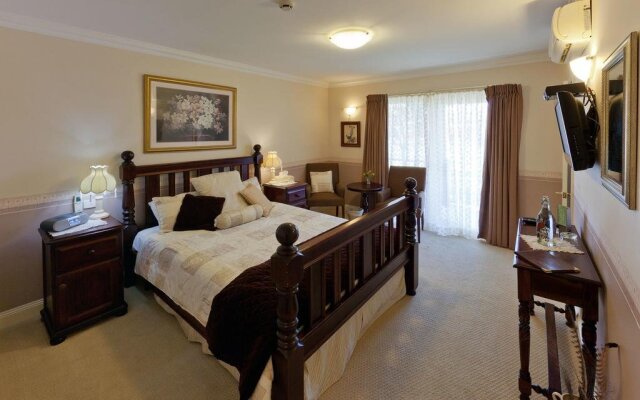 Plumes on the Green Boutique Bed & Breakfast