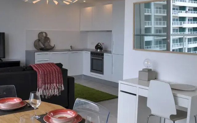 Modern Seaview Apartment In a Prime Location