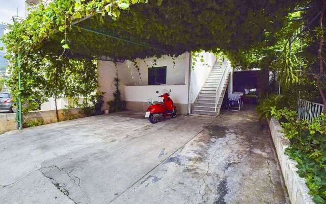Apartments and Room Nevenka