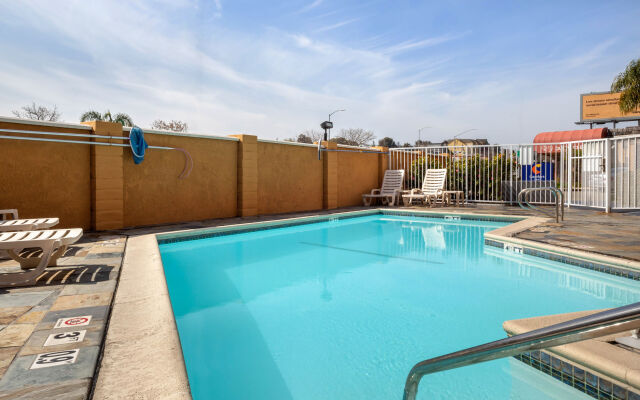 Quality Inn & Suites Anaheim At The Park
