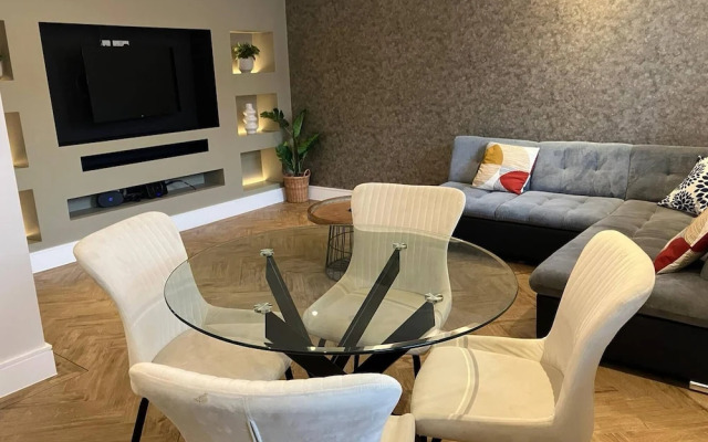 Skyvillion -4bed Cozy Cockfosters Apt Mins To Tube