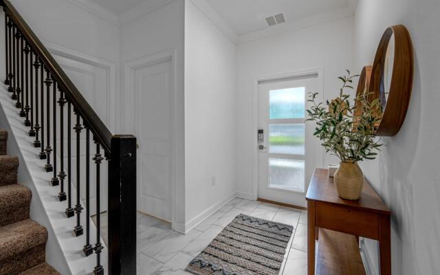 Luxury townhome with private pool near Disney