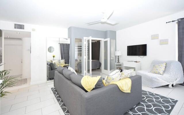 Sunrise Court Apartments