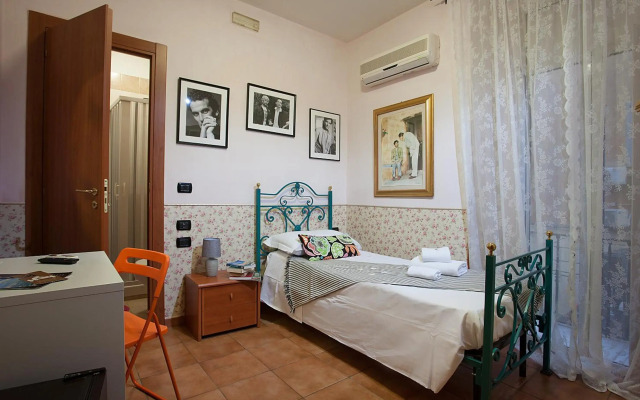 Hotel Cine Holiday