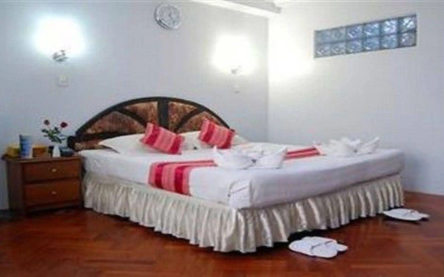 Summer Palace Hotel