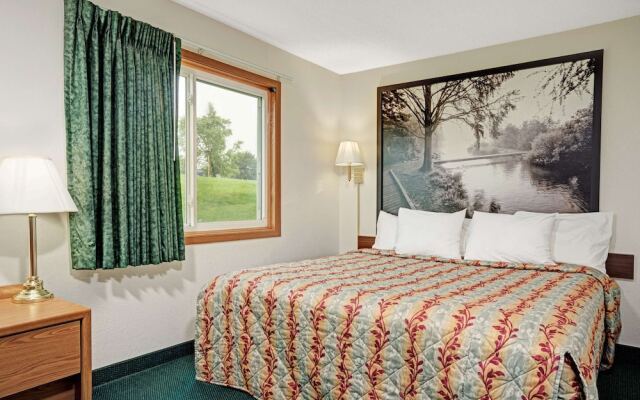 Super 8 Motel Rogers Minnesota