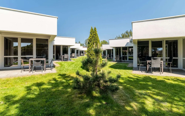 Holiday Homes With Pool, Close to the Beach