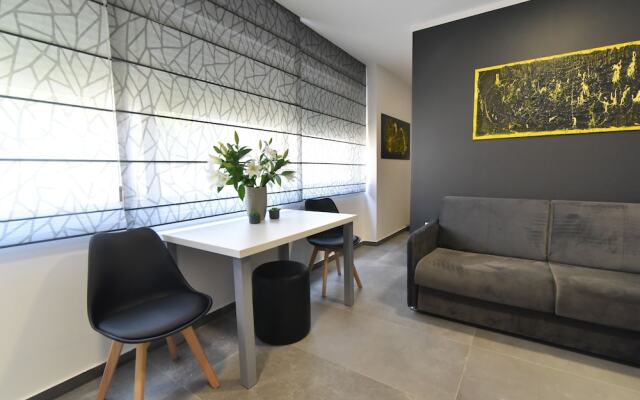 Mono Apartments & Rooms