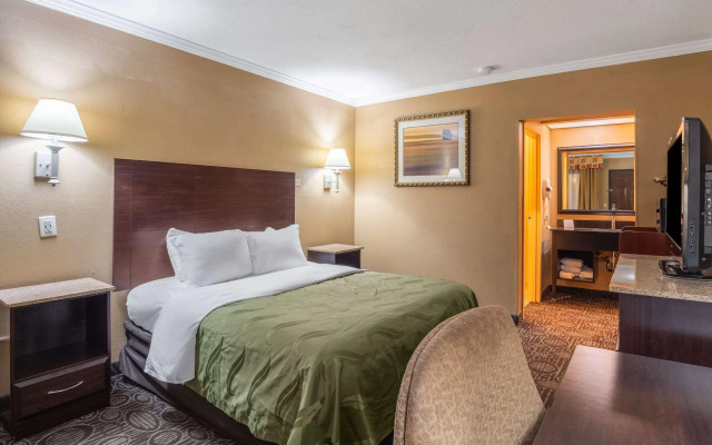 Quality Inn & Suites Ft. Jackson Maingate