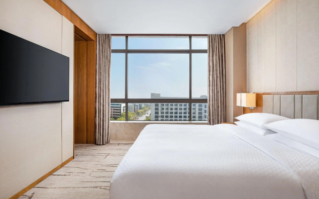Four Points by Sheraton Shanghai, Kangqiao
