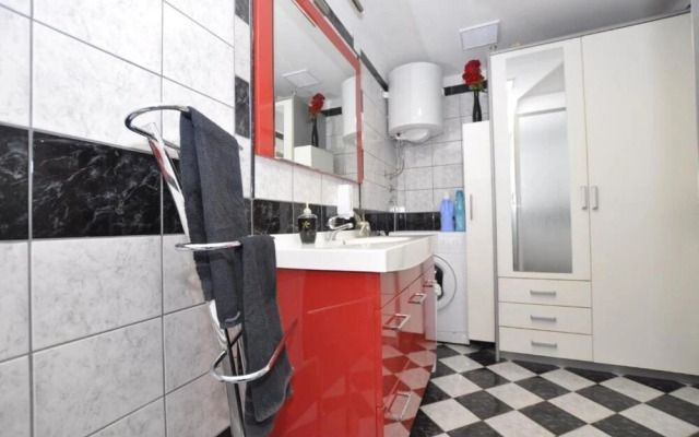 Eden - 30m From the sea - A2