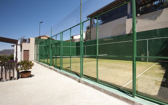 Moderna Villa con Hermosa Vista al Lago