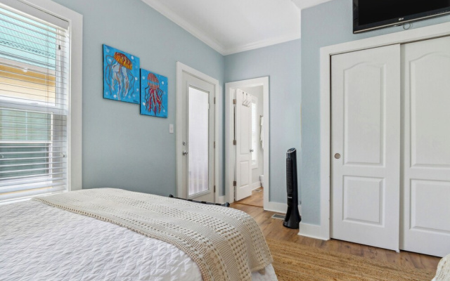Family-friendly Pensacola Home < 1 Mi to Beach!