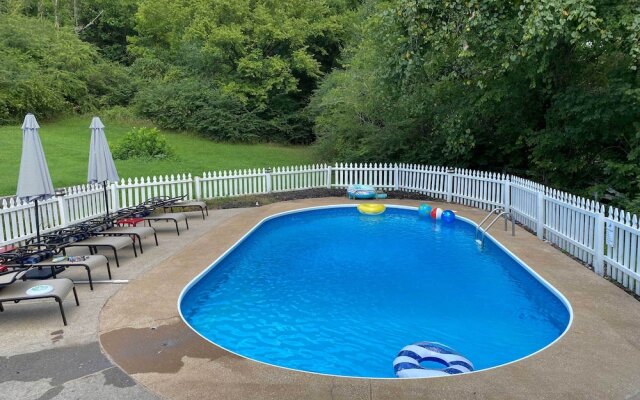 Chic Nashville-area Retreat w/ Private Pool!