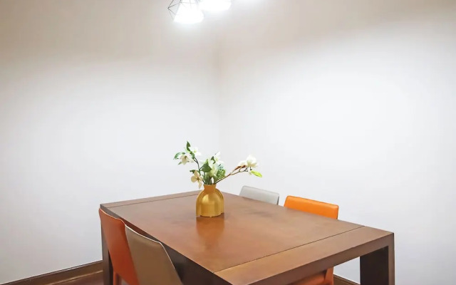 Tyms 2BR Apt Near ITC Xujiahui Line1 11
