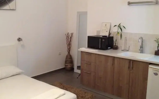 Guy's Apartments