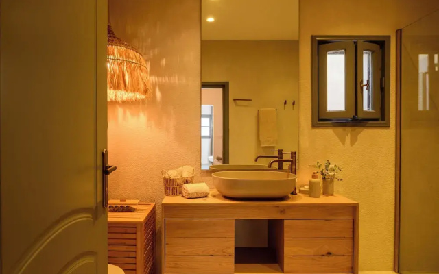 Themis Goddess Cave Suites